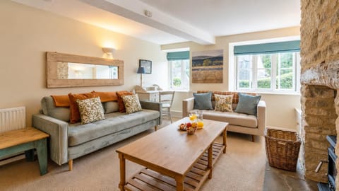 TV and multimedia, Living room, Decorative detail, fireplace
