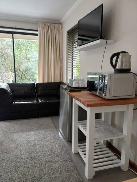 Pecan Tree Forest Studio B Apartment in Stellenbosch