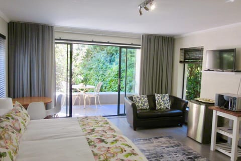 Pecan Tree Forest Studio B Apartment in Stellenbosch