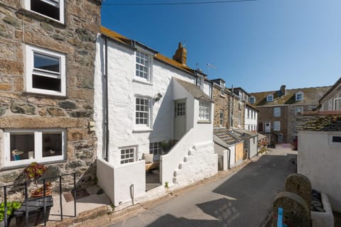 Property building, Street view