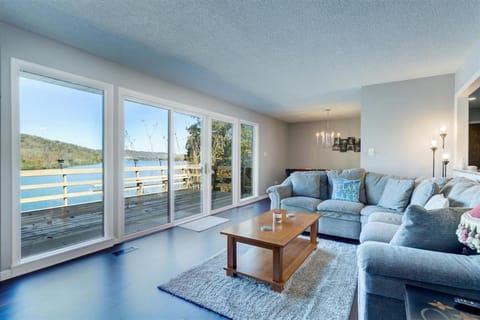 Melton Away - Knoxville/Oak Ridge House in Oak Ridge