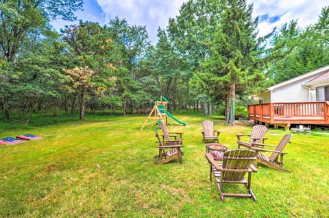 Walk to Wolf Run Lake Cottage with Furnished Deck House in Tunkhannock Township