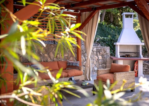 Patio, Day, Garden, Garden view