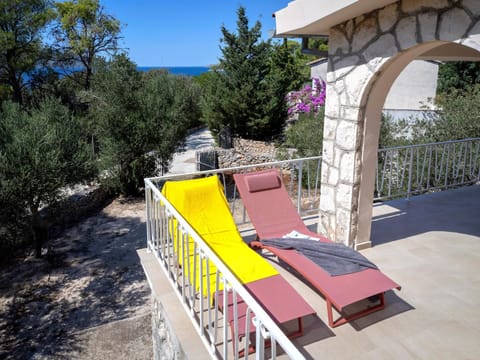 View (from property/room), Balcony/Terrace, Sea view, sunbed
