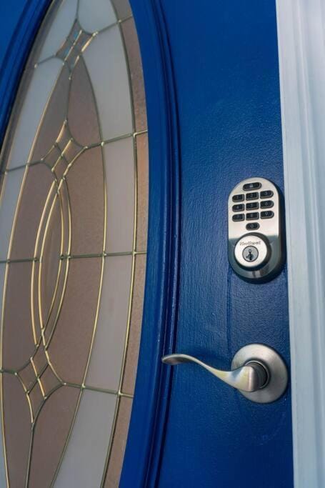 Amazing water front view home newly renovated 3BD 2BTH House in Indian Rocks Beach