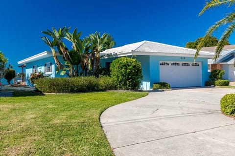 Amazing water front view home newly renovated 3BD 2BTH House in Indian Rocks Beach