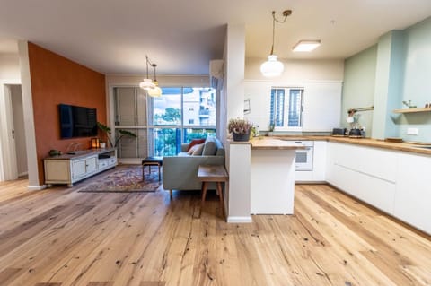Kitchen or kitchenette, Living room