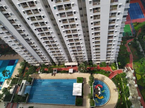 Property building, Day, Bird's eye view, View (from property/room), Pool view, Swimming pool, sunbed