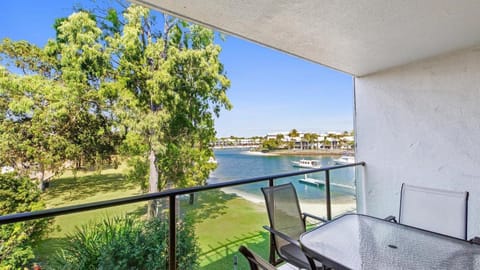 View (from property/room), Balcony/Terrace, River view