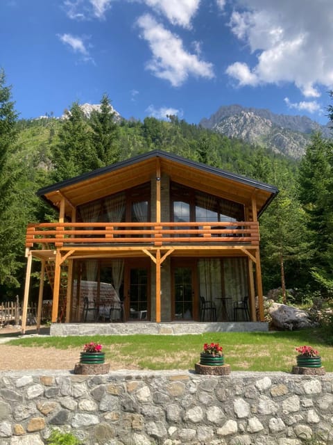 Property building, Neighbourhood, Mountain view