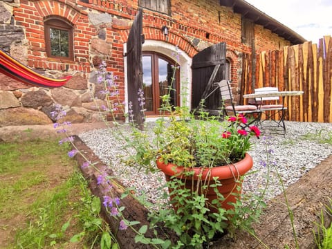Property building, Garden, Seating area, Garden view