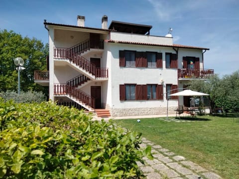 Appartamento immerso nel verde Apartment in Spoleto