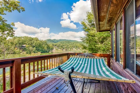 Lakeshore Treetops House in Lake Junaluska