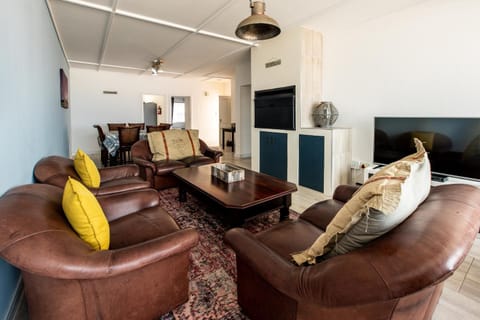 BBQ facilities, Living room, Seating area