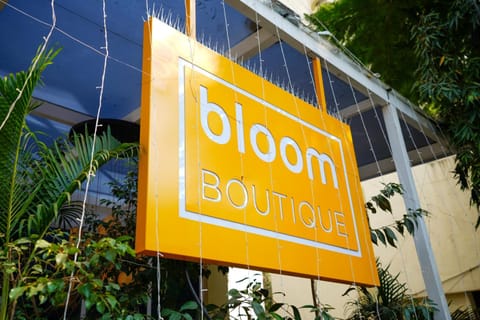 Property building, Property logo or sign, Street view