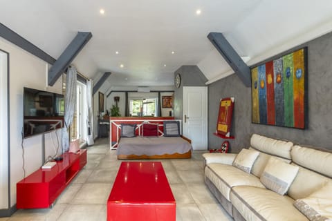 TV and multimedia, Seating area