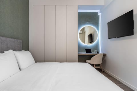 TV and multimedia, Photo of the whole room, Bedroom