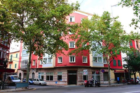 Facade/entrance, Day