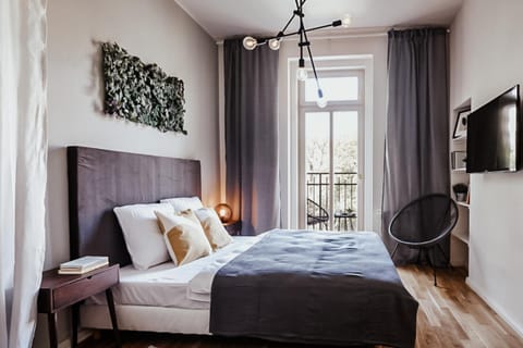 TV and multimedia, Photo of the whole room, Bedroom