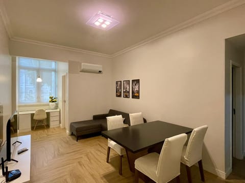 Living room, air conditioner
