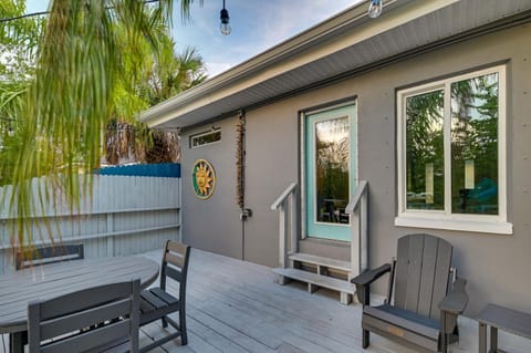 Pet-Friendly Waterfront Home - 2 Mi to Beach! House in Tarpon Springs