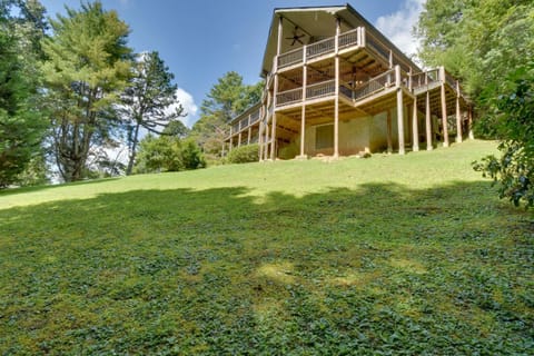 Stunning Dillard Home with Yard in Sky Valley! House in Sky Valley