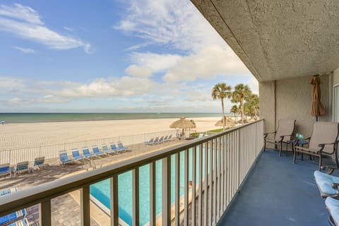 Beachfront Condo with Pool in Redington Shores Apartment in North Redington Beach