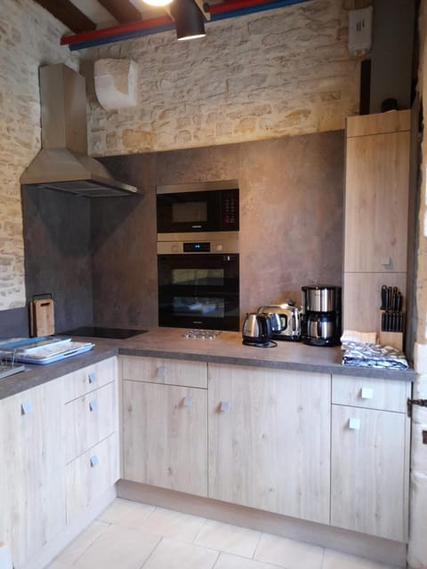 Coffee/tea facilities, Kitchen or kitchenette, minibar, pet friendly, stove, toaster