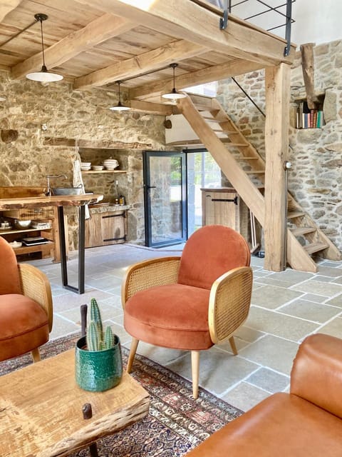 Living room, Seating area