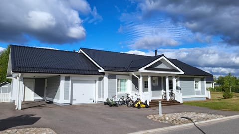 Property building, Day