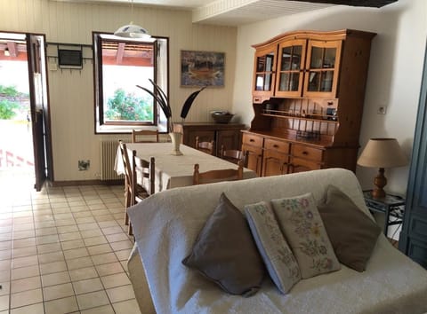 Appartement dans la vieille ville, en face du château Apartment in Annecy