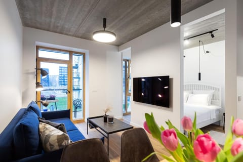 Bed, TV and multimedia, Balcony/Terrace, Living room, Seating area, Dining area, Bedroom
