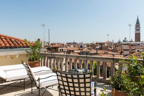 Day, View (from property/room), Balcony/Terrace, City view