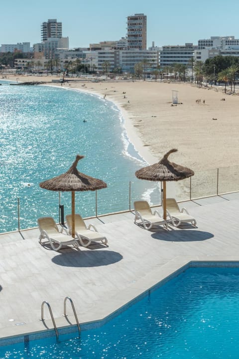Nearby landmark, Day, Natural landscape, View (from property/room), Beach, Pool view, Sea view, Swimming pool, sunbed