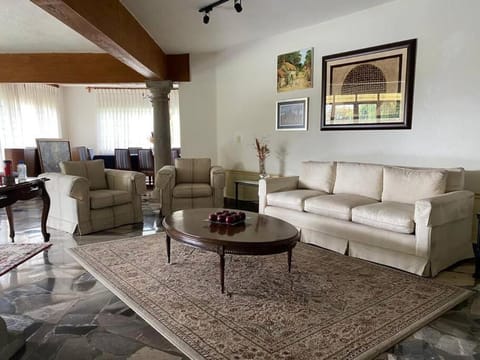 Relax and Enjoy Cuernavaca Pet Friendly House in Cuernavaca