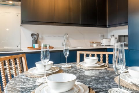 Dining area, kitchen