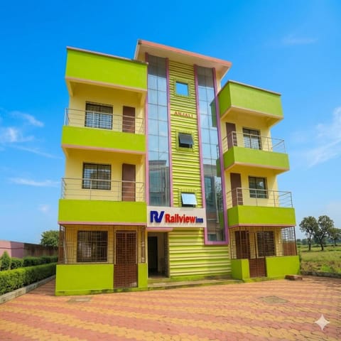 Property building, Day