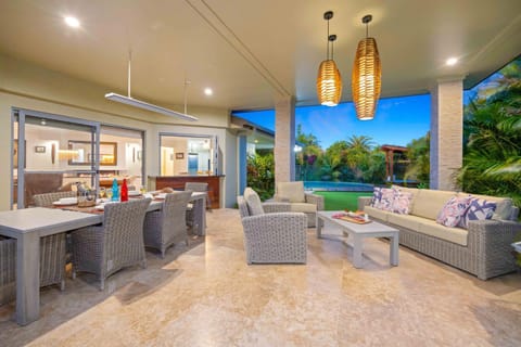 Patio, Garden, Seating area