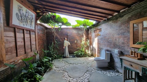 Property building, Day, Garden, Bathroom, Open Air Bath