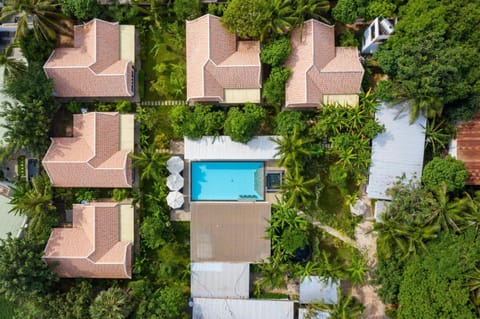 Property building, Restaurant/places to eat, Day, Neighbourhood, Bird's eye view, Garden, Hot Tub, Garden view, Pool view, Street view, Swimming pool, Breakfast