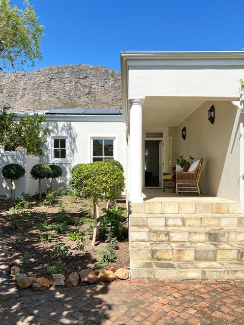 Property building, Patio, Facade/entrance, Spring, Garden, Garden view, Mountain view