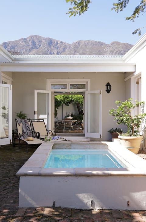 Patio, Day, Mountain view, Pool view, Swimming pool, sunbed