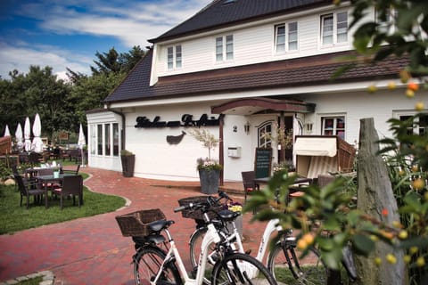 Property building, Facade/entrance, Quiet street view