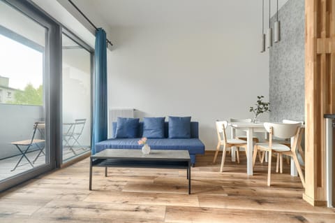 View (from property/room), Balcony/Terrace, Living room, Seating area, Dining area