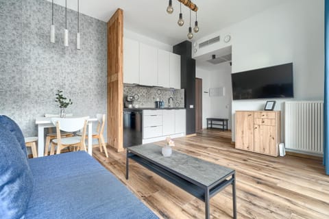 TV and multimedia, Kitchen or kitchenette, Living room, Seating area, Dining area