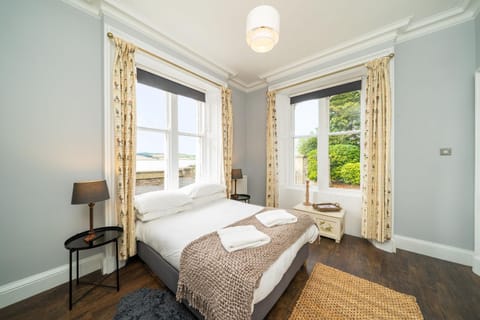 Bed, Bedroom, River view