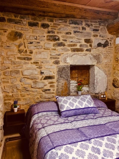 Bed, Bedroom, flat iron