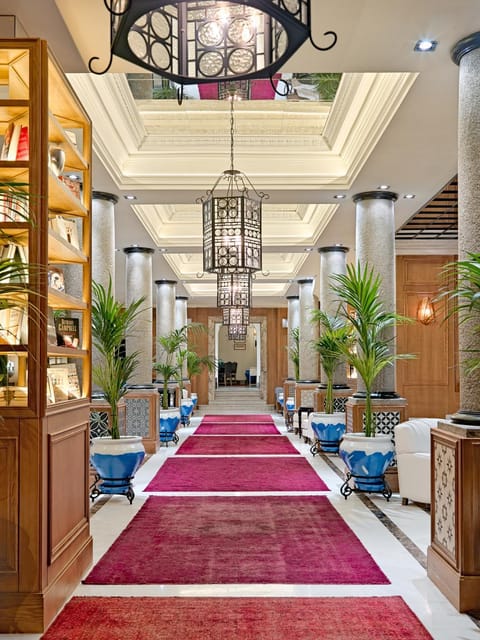 Communal lounge/ TV room, Facade/entrance, Lounge or bar