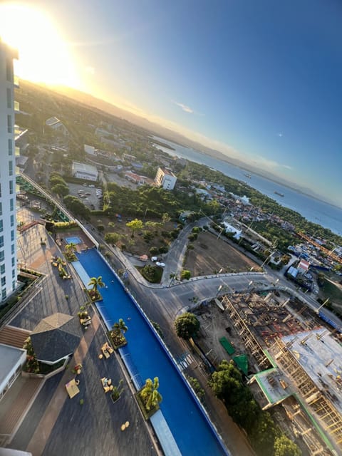 Day, Neighbourhood, Natural landscape, Bird's eye view, City view, Sea view, Street view, Location, Sunrise, Sunset