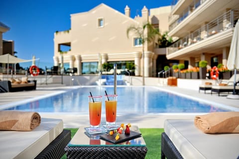 Food and drinks, Swimming pool